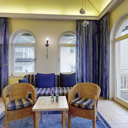 Apartment Direkt Am Mit Meerblick, Strandperle, Binz