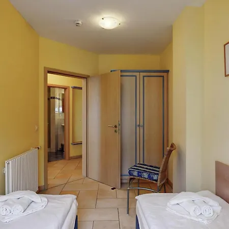 Direkt Am Mit Meerblick, Strandperle, *